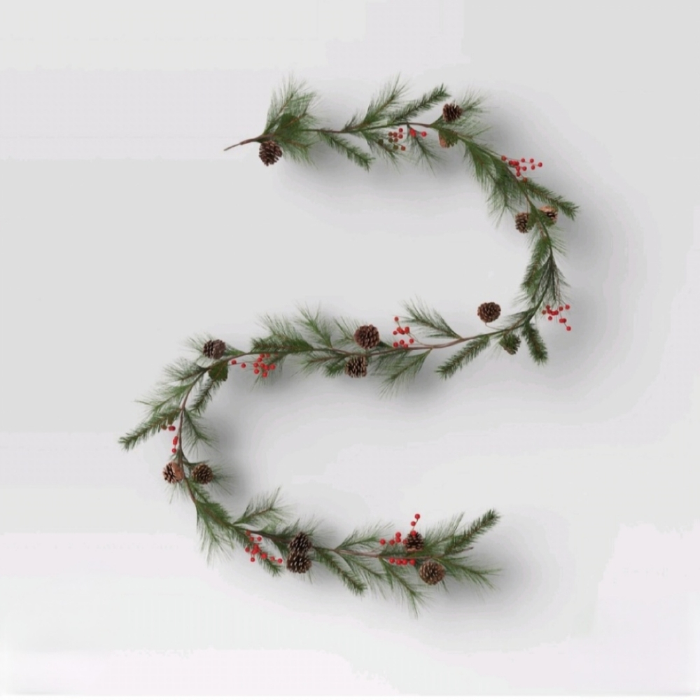 Threshold Artificial Christmas Garland XL Long NeedlePine with Red Berries